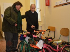 Új kerékpárokat kapott az Autizmus Centrum