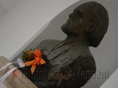 Tisztelet Kodály Zoltán előtt