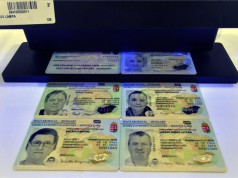 Átadták az első elektronikus személyi igazolványt