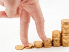 Elemzők: idén közel 4 százalékkal emelkedhet a reálbér