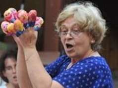 CSALÁDI BÁBSZÍNHÁZ