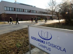 Műszaki oktatóbázissá alakították a Szolnoki Főiskola egyik épületét