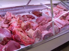 Négy hentesüzletben több mint egy tonna terméket foglalt le a Nébih