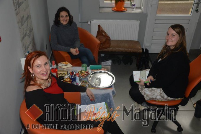 Csak fogy a kávé, csak fogy a kávé az Alföldi Régió Magazin Kft. szerkesztőségében