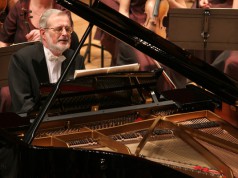 Jandó Jenő zongoraestet ad a Zeneakadémián