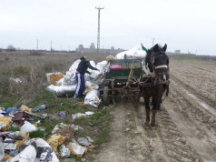 Környezetszennyező hulladékot jogellenesen elhelyező személyeket értek tetten
