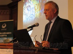 Történelmi mélyponton a kamatok