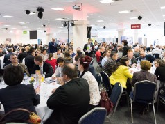 Rohamléptekkel fejlődik a networking Magyarországon