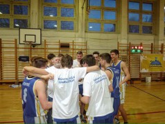 Ismét levágatta szakállát a Bányai kosárlabda csapat edzője