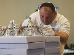 A herendi porcelán történetét mutatják be Japánban