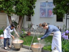 Halászlé ebéd a Wojtyla Házban