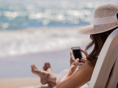 Csökkenő roamingtarifákkal indul az idei nyár