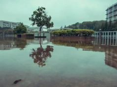 Emberéleteket követelnek, súlyos károkat okoznak az özönvízszerű esőzések Kínában