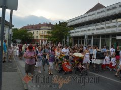 Feldíszített babakocsik vonultak végig Kecskemét utcáin