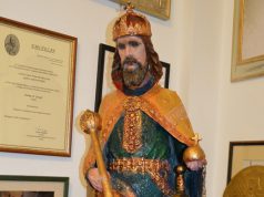 Szent István szobrot mentett meg a Wojtyla Ház kollektívája