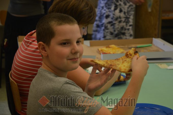 Pizzával az autista gyermekekért