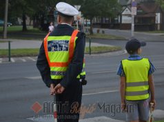 Helyes közlekedésre hívták fel a figyelmet a Petőfi Sándor utcai kereszteződésnél