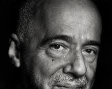 Paulo Coelho Twitter-üzenetben közölte, hogy nem ír regényt Radovan Karadzicról