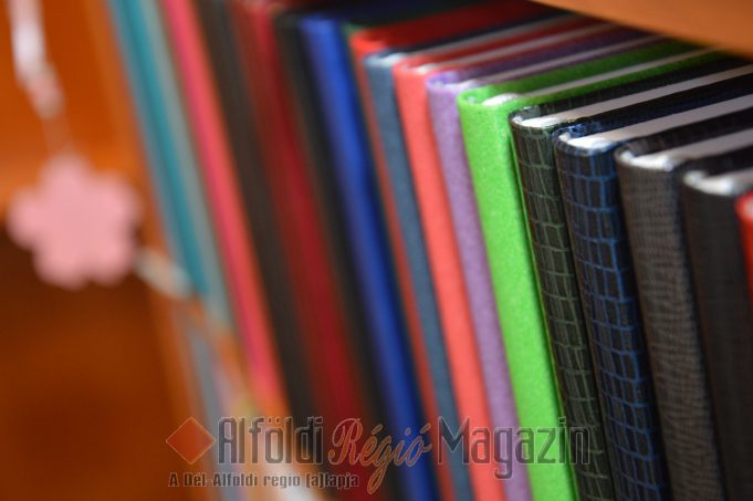 Hatalmas naptárválaszték érkezett a Belvárosi Papírbolt üzletébe – 2017