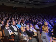 Ünnepi műsor az idősek tiszteletére a Hírös Agórában