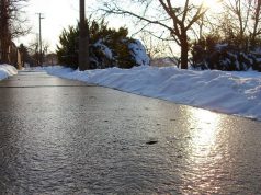 Ónos eső – Feloldották a tehergépjárművek forgalomkorlátozását az M2-es és 2-es számú főutakon