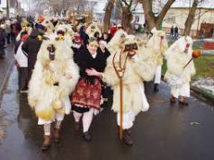 Rekordszámú maskarás búcsúztatja a telet az idei busójáráson
