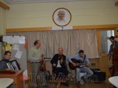 Csík János és barátai vidám koncertje a Wojtyla Házban