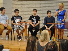 A Montázs-est vendégei Huszár Ildikó táncpedagógus és fiai voltak