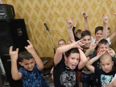 Megkezdődött az idei Rocktábor 8-11 évesekből álló kis rockzenekaroknak