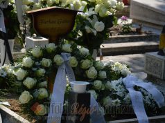 Több százan búcsúztatták el Farkas Gábort, a Csiperó atyját