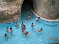 Idén is keresik az év fürdőjét országszerte