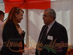 ARM Pillanatok az UNIVER üzemátadójáról