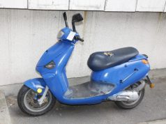 LEZÁRATLANUL HAGYOTT MOTORT LOPTAK EL