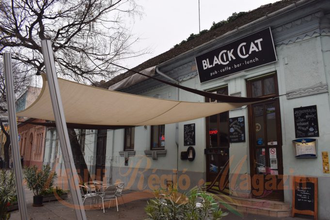 Folyamatosan megújuló külsővel mutatkozik a Black Cat Pub