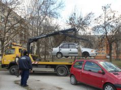 Roncsautókat szállított el a Kecskeméti Városrendészet