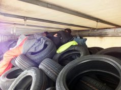 KAMIONBAN BÚJTAK MEG