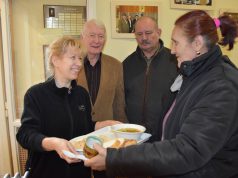 Ételosztást szervezett a Kecskeméti Szent László Lions Club