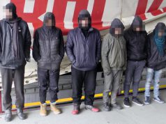 KAMIONBAN BÚJTAK MEG