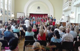 Búcsúműsor a Kecskeméti Református Általános iskolába