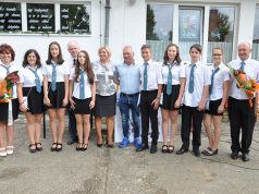 Ajándék laptoppal folytathatják tanulmányaikat a Szentkirályi Általános Iskola kitűnő tanulói