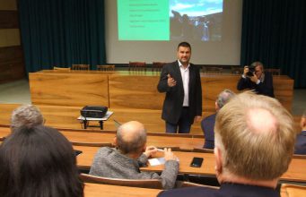 A parlagfű elleni védekezés volt a kiemelt téma az első Slow Food konferencián