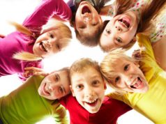 Gyereknap luxusautókkal: Amerikává változott Budapest egy része