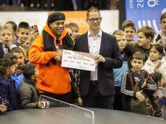 Az Ökumenikus Segélyszervezet központjainak adott át teqball asztalokat Ronaldinho a világbajnokság első napján