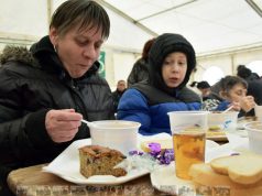 Harmadik napjához érkezett a Wojtyla Ház főtéri ebédosztása