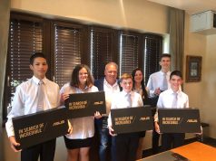 Ajándék laptopokkal támogatja Balogh Levente a Szentkirályi Általános Iskola kitűnő tanulóit