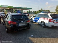 Illegális migránsokat szállított, a rendőrök őrizetbe vették