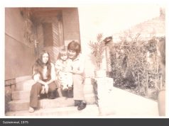 Arcok a vitrin túloldaláról – Interjú Merinu Évával