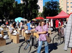 Szombati korzó a Széchenyivárosi Kispiacon