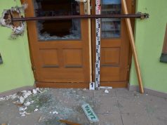 ÜZLETEKBE TÖRTEK BE