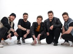 Ebben a klipben még a Fehér Ház tetejéről is lecsúsznak